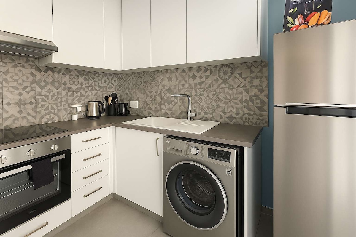 Kitchen of the Lux Skyline Suite