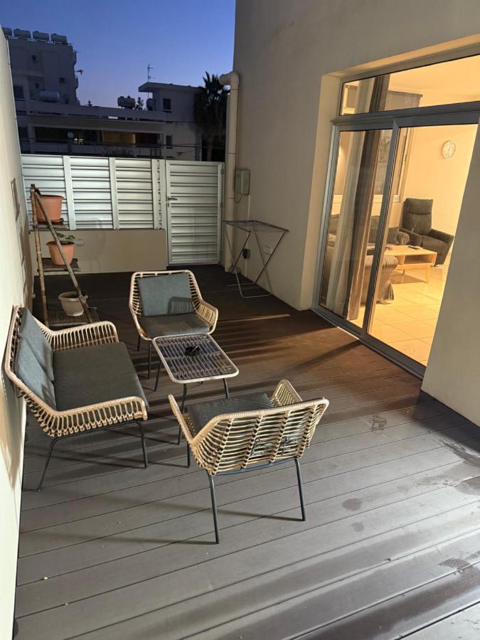 Balkon-Ansicht am Gebäude – Lux Apartment